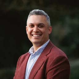 Heath Maguire, guest on Buy Grow Sell EP104